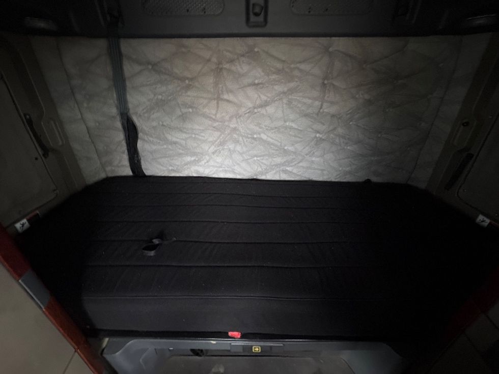 Sleeper Tractor-Heavy Duty Tractors-Freightliner-2019-Cascadia 12564ST-Omaha-NE-742,554\n\t\tmiles-$ 30,000 - Image 16