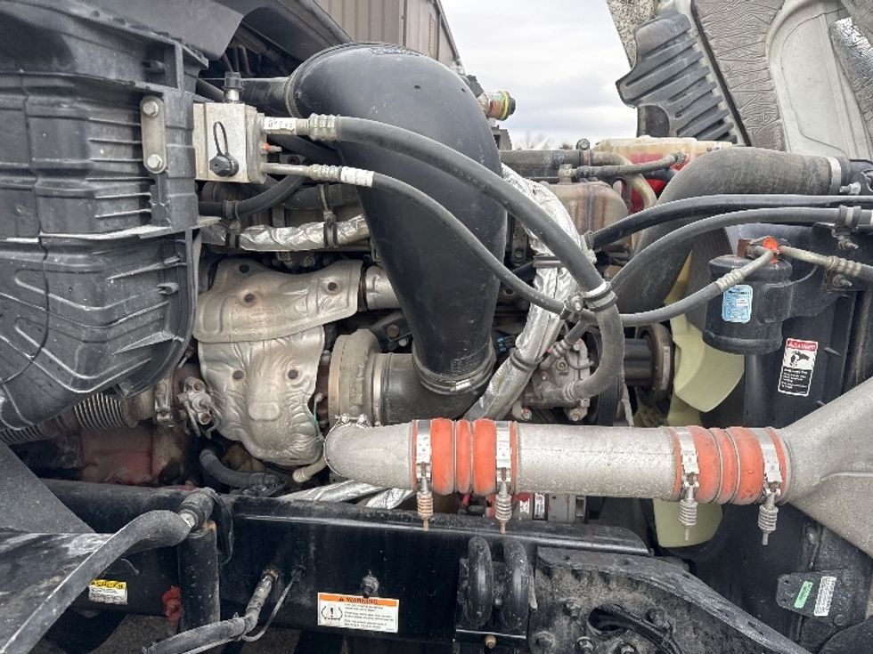 Sleeper Tractor-Heavy Duty Tractors-Freightliner-2019-Cascadia 12564ST-Omaha-NE-742,554\n\t\tmiles-$ 30,000 - Image 19