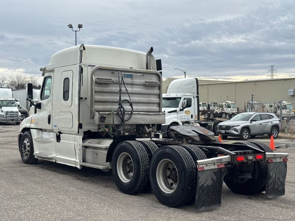 Sleeper Tractor-Heavy Duty Tractors-Freightliner-2019-Cascadia 12564ST-Omaha-NE-742,554\n\t\tmiles-$ 30,000 - Image 5
