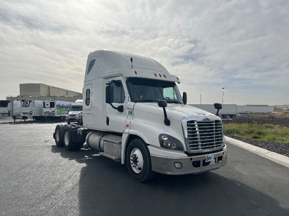 Sleeper Tractor-Heavy Duty Tractors-Freightliner-2019-Cascadia 12564ST-Pasco-WA-615,363\n\t\tmiles-$ 49,750 - Image 1