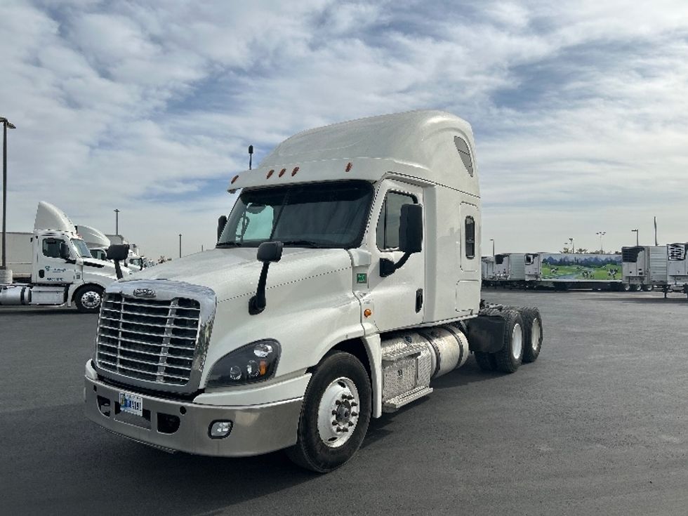 Sleeper Tractor-Heavy Duty Tractors-Freightliner-2019-Cascadia 12564ST-Pasco-WA-615,363\n\t\tmiles-$ 49,750 - Image 3