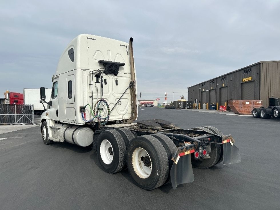 Sleeper Tractor-Heavy Duty Tractors-Freightliner-2019-Cascadia 12564ST-Pasco-WA-615,363\n\t\tmiles-$ 49,750 - Image 5
