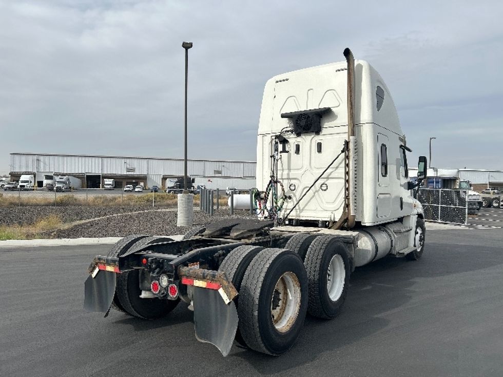 Sleeper Tractor-Heavy Duty Tractors-Freightliner-2019-Cascadia 12564ST-Pasco-WA-615,363\n\t\tmiles-$ 49,750 - Image 7