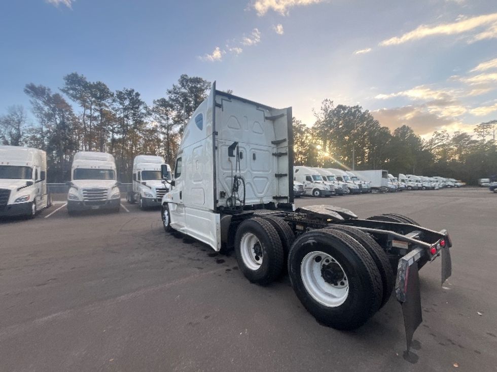 Sleeper Tractor-Heavy Duty Tractors-Freightliner-2019-Cascadia 12564ST-Pensacola-FL-406,192\n\t\tmiles-$ 55,000 - Image 5