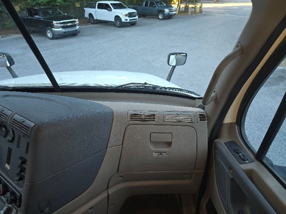 Sleeper Tractor-Heavy Duty Tractors-Freightliner-2019-Cascadia 12564ST-Pensacola-FL-445,126\n\t\tmiles-$ 49,750 - Image 13