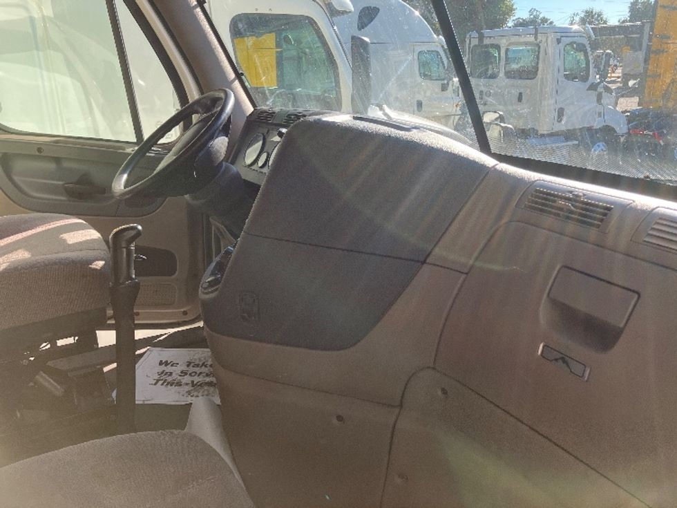 Sleeper Tractor-Heavy Duty Tractors-Freightliner-2019-Cascadia 12564ST-Pensacola-FL-445,126\n\t\tmiles-$ 49,750 - Image 14