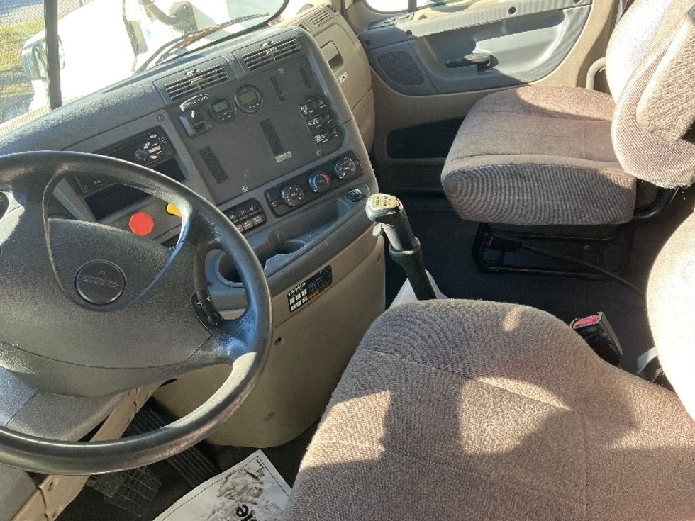 Sleeper Tractor-Heavy Duty Tractors-Freightliner-2019-Cascadia 12564ST-Pensacola-FL-445,126\n\t\tmiles-$ 49,750 - Image 9