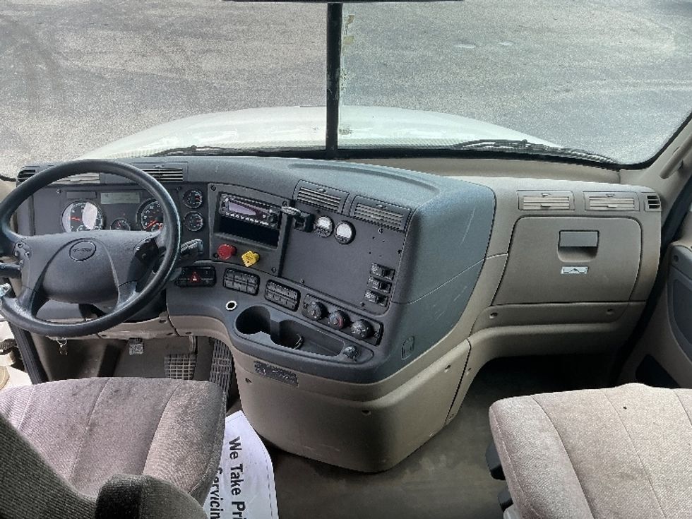 Sleeper Tractor-Heavy Duty Tractors-Freightliner-2019-Cascadia 12564ST-Pensacola-FL-452,540\n\t\tmiles-$ 54,250 - Image 12