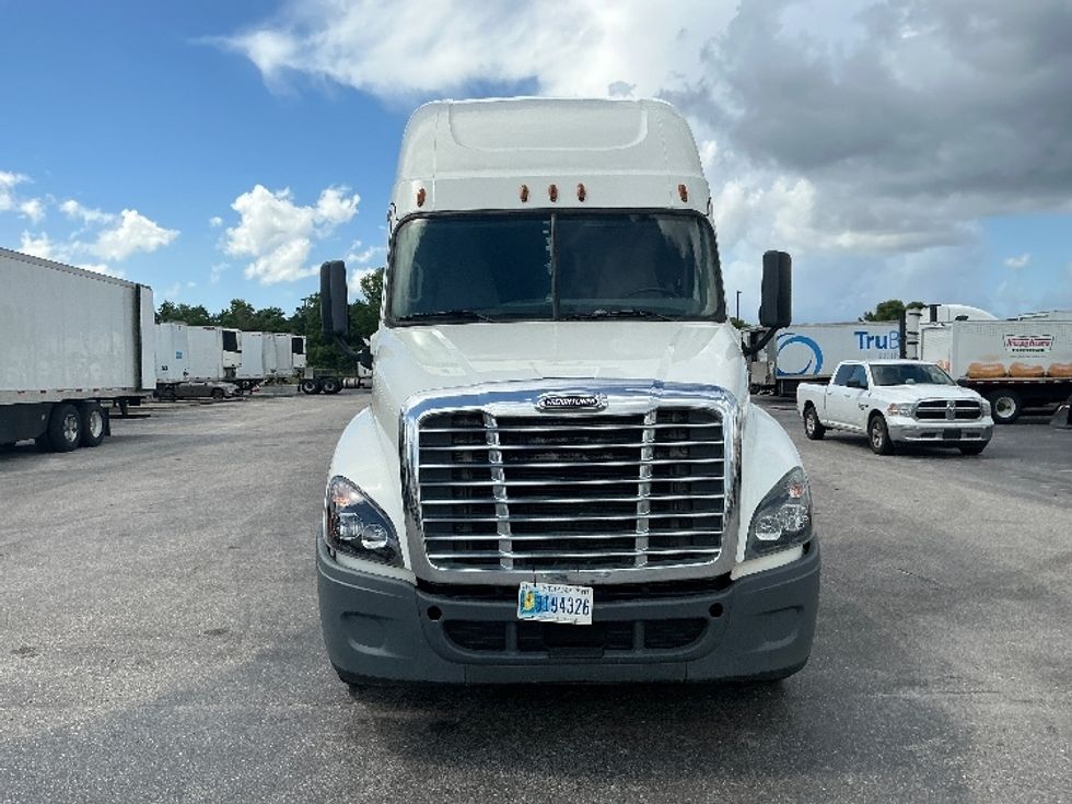 Sleeper Tractor-Heavy Duty Tractors-Freightliner-2019-Cascadia 12564ST-Pensacola-FL-452,540\n\t\tmiles-$ 54,250 - Image 2