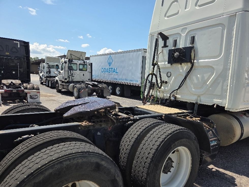 Sleeper Tractor-Heavy Duty Tractors-Freightliner-2019-Cascadia 12564ST-Pensacola-FL-452,540\n\t\tmiles-$ 54,250 - Image 22