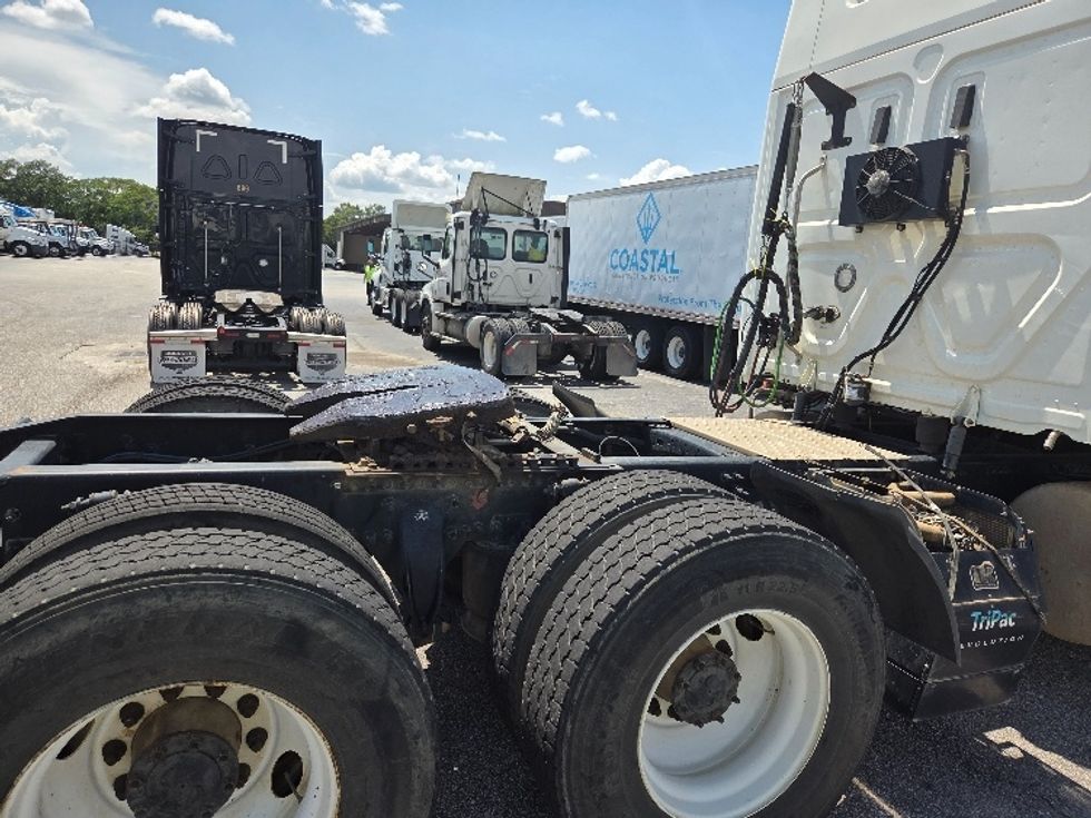 Sleeper Tractor-Heavy Duty Tractors-Freightliner-2019-Cascadia 12564ST-Pensacola-FL-452,540\n\t\tmiles-$ 54,250 - Image 23