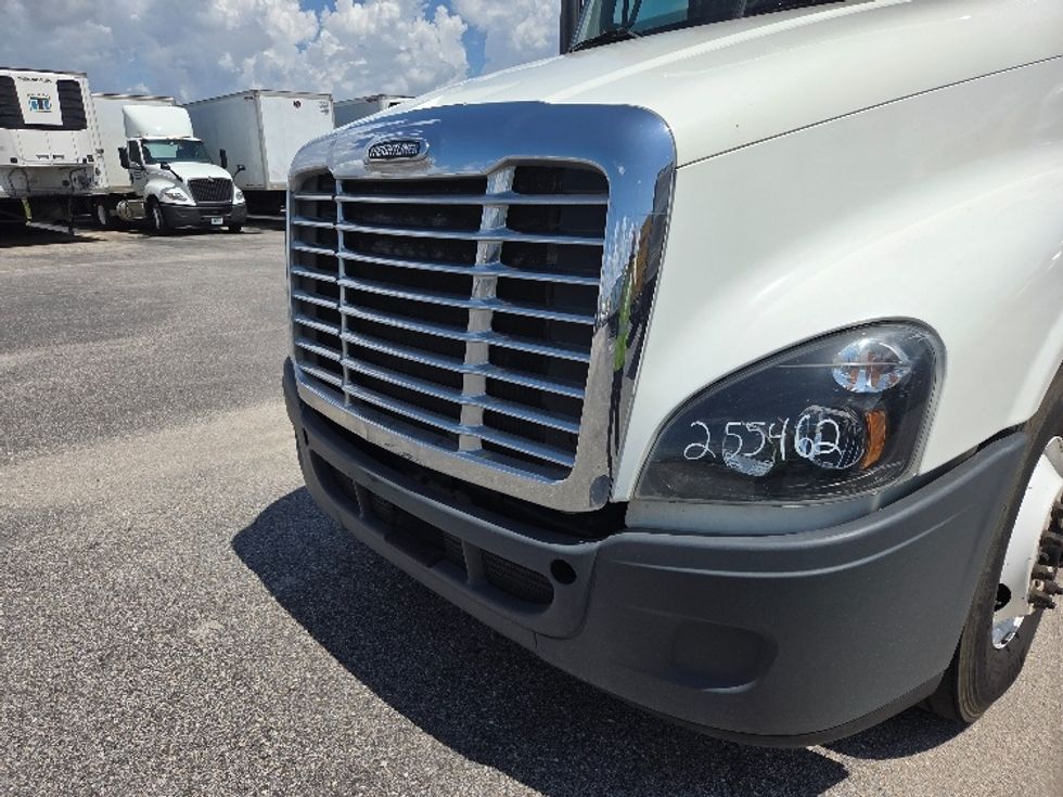 Sleeper Tractor-Heavy Duty Tractors-Freightliner-2019-Cascadia 12564ST-Pensacola-FL-452,540\n\t\tmiles-$ 54,250 - Image 25