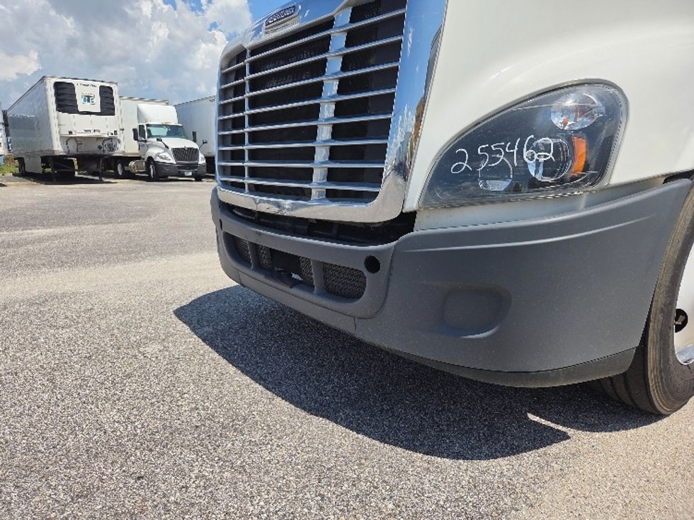 Sleeper Tractor-Heavy Duty Tractors-Freightliner-2019-Cascadia 12564ST-Pensacola-FL-452,540\n\t\tmiles-$ 54,250 - Image 26