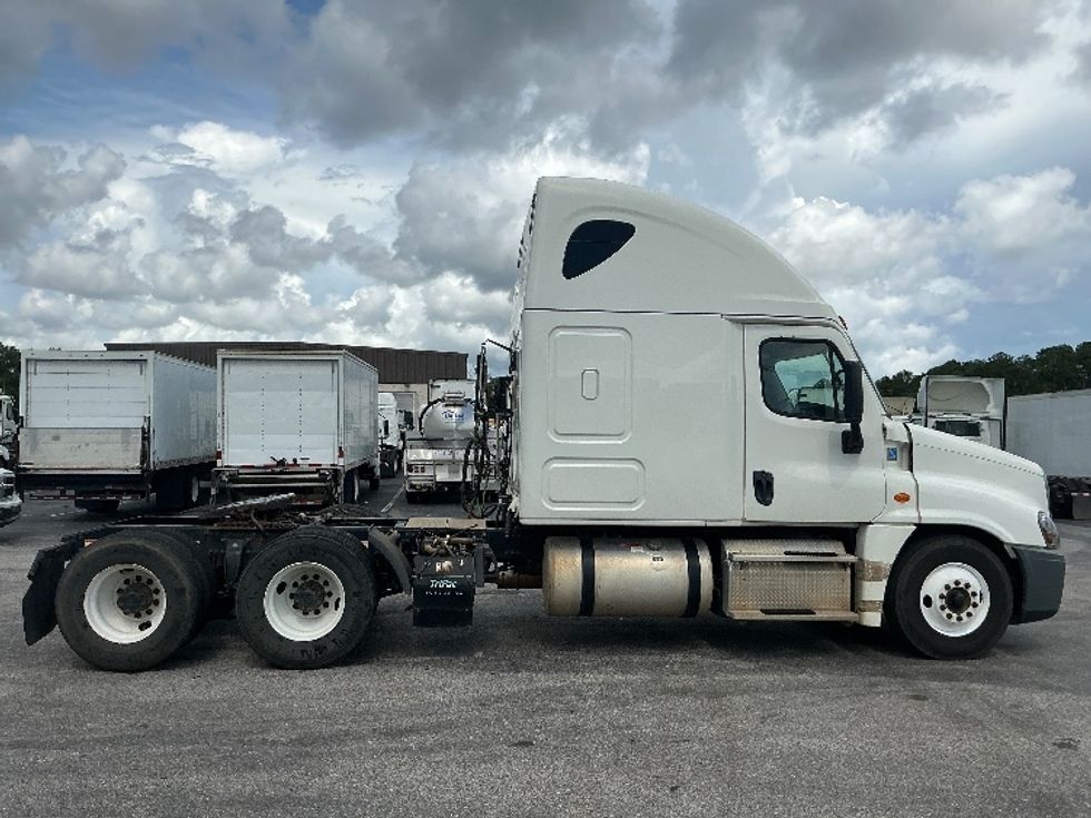 Sleeper Tractor-Heavy Duty Tractors-Freightliner-2019-Cascadia 12564ST-Pensacola-FL-452,540\n\t\tmiles-$ 54,250 - Image 8