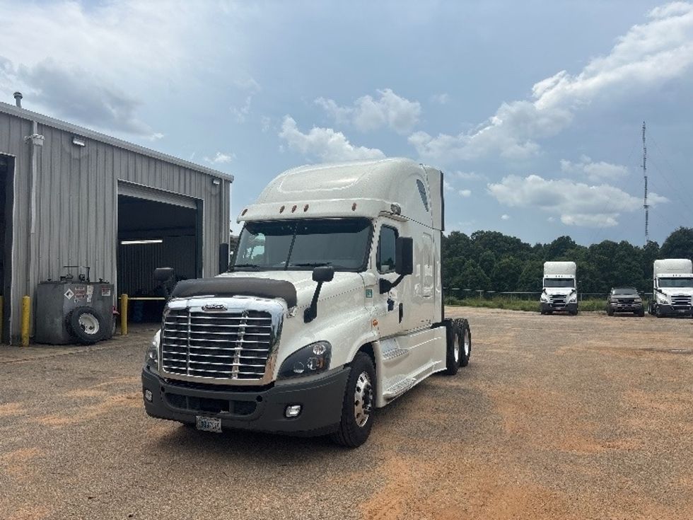 Sleeper Tractor-Heavy Duty Tractors-Freightliner-2019-Cascadia 12564ST-Pensacola-FL-744,350\n\t\tmiles-$ 43,250 - Image 3