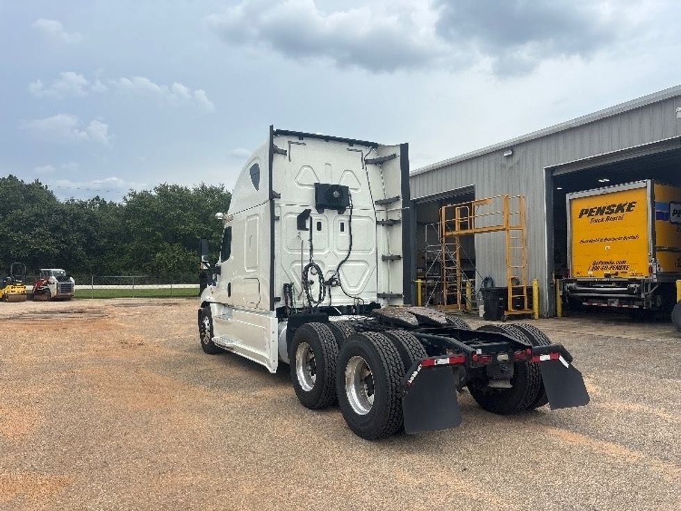 Sleeper Tractor-Heavy Duty Tractors-Freightliner-2019-Cascadia 12564ST-Pensacola-FL-744,350\n\t\tmiles-$ 43,250 - Image 5