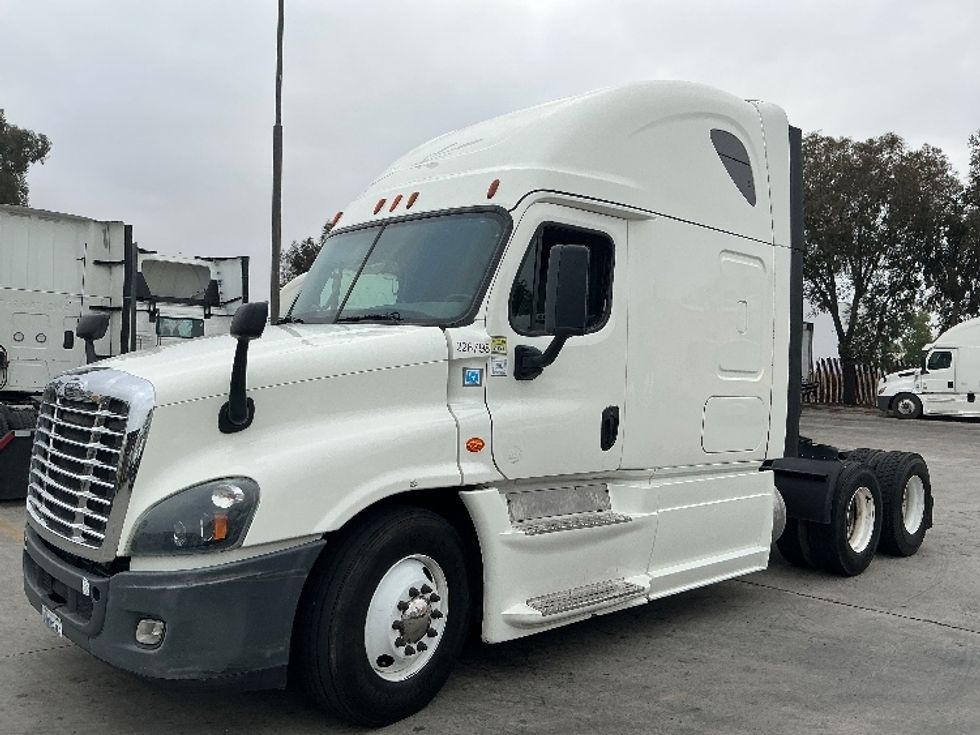 Sleeper Tractor-Heavy Duty Tractors-Freightliner-2019-Cascadia 12564ST-Phoenix-AZ-456,399\n\t\tmiles-$ 57,500 - Image 3