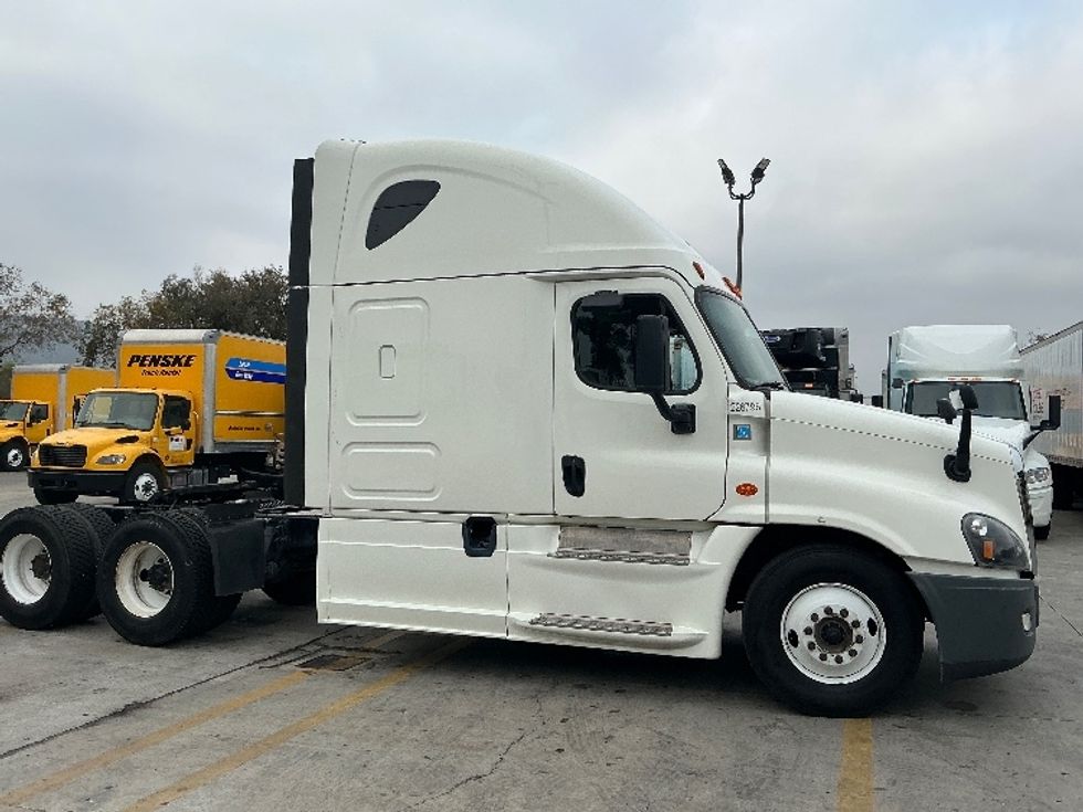 Sleeper Tractor-Heavy Duty Tractors-Freightliner-2019-Cascadia 12564ST-Phoenix-AZ-456,399\n\t\tmiles-$ 57,500 - Image 8