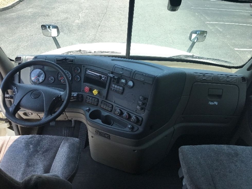 Sleeper Tractor-Heavy Duty Tractors-Freightliner-2019-Cascadia 12564ST-Prince George-VA-502,371\n\t\tmiles-$ 54,500 - Image 12