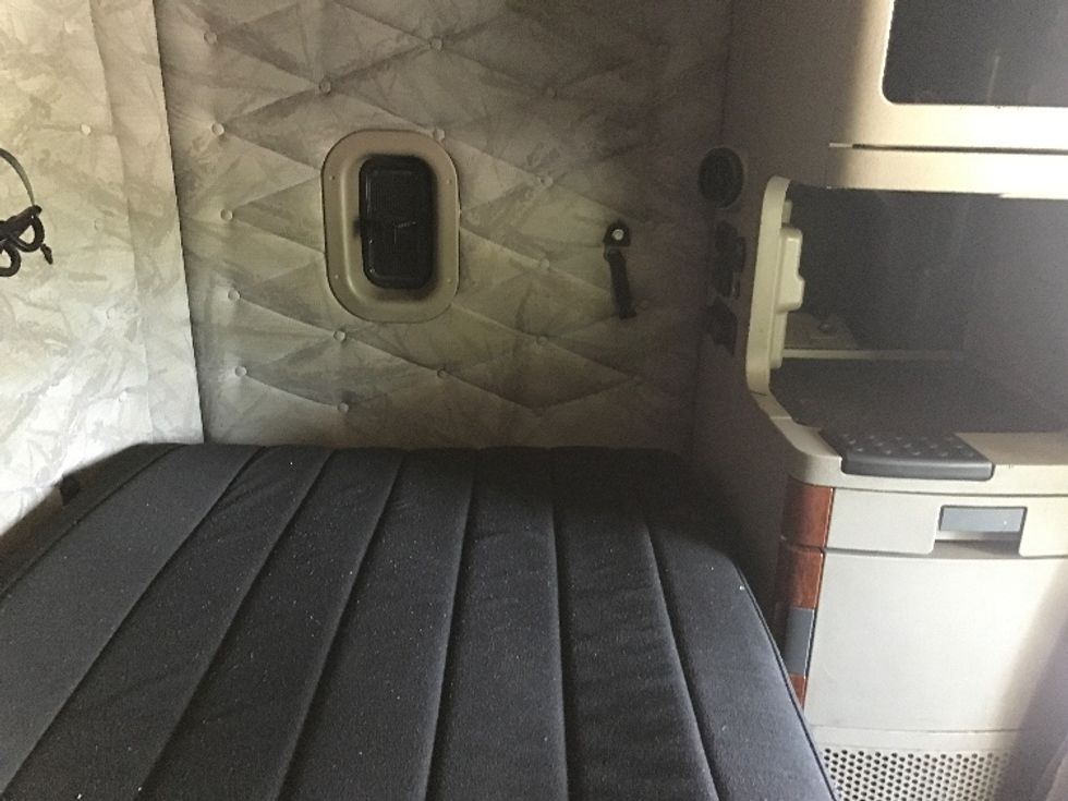 Sleeper Tractor-Heavy Duty Tractors-Freightliner-2019-Cascadia 12564ST-Prince George-VA-502,371\n\t\tmiles-$ 54,500 - Image 18