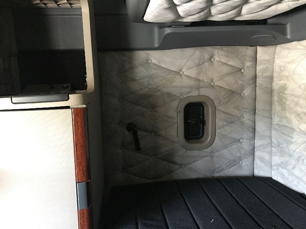 Sleeper Tractor-Heavy Duty Tractors-Freightliner-2019-Cascadia 12564ST-Prince George-VA-502,371\n\t\tmiles-$ 54,500 - Image 19