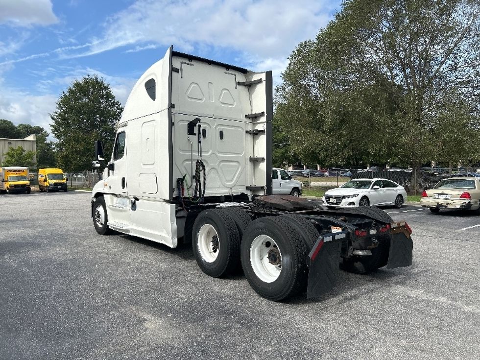 Sleeper Tractor-Heavy Duty Tractors-Freightliner-2019-Cascadia 12564ST-Prince George-VA-502,371\n\t\tmiles-$ 54,500 - Image 5