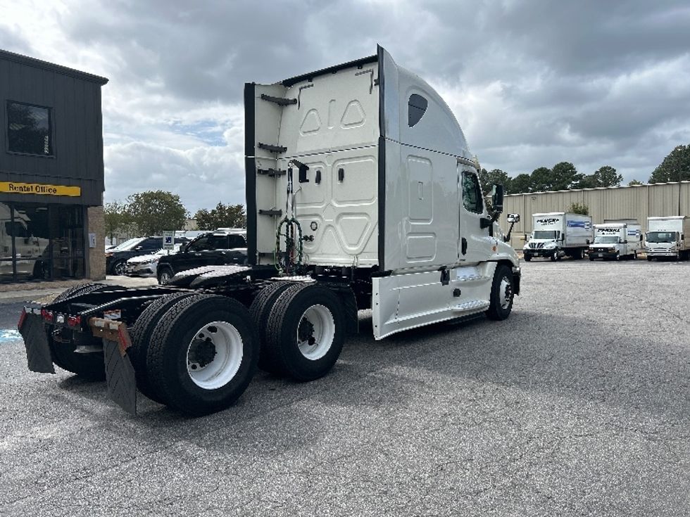 Sleeper Tractor-Heavy Duty Tractors-Freightliner-2019-Cascadia 12564ST-Prince George-VA-502,371\n\t\tmiles-$ 54,500 - Image 7