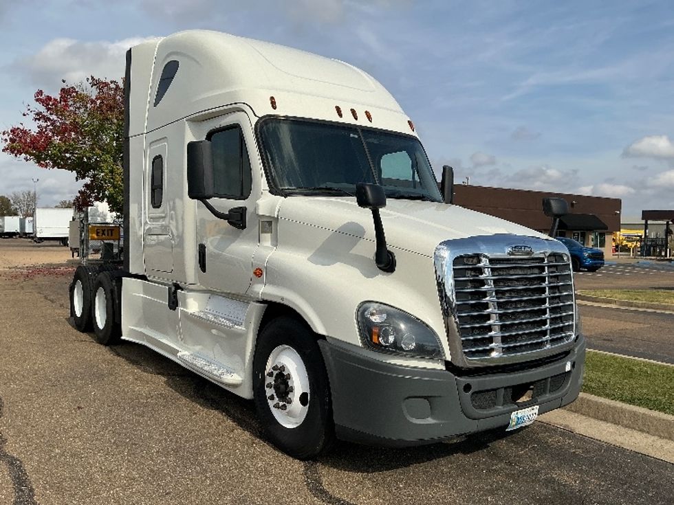 Sleeper Tractor-Heavy Duty Tractors-Freightliner-2019-Cascadia 12564ST-Richland-MS-747,340\n\t\tmiles-$ 35,000 - Image 1
