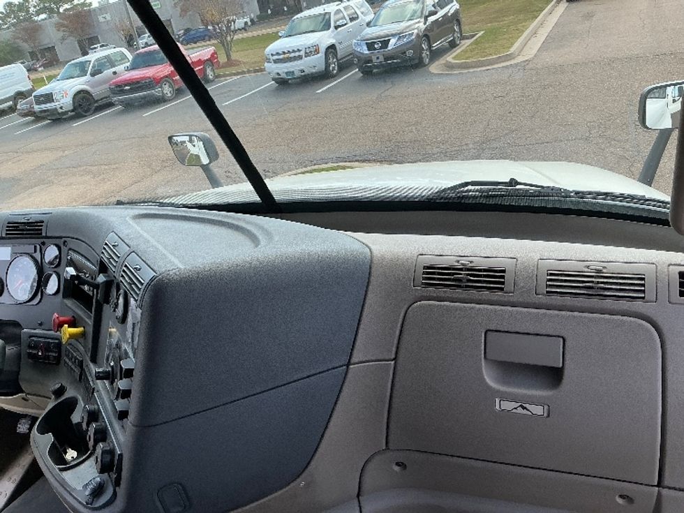 Sleeper Tractor-Heavy Duty Tractors-Freightliner-2019-Cascadia 12564ST-Richland-MS-747,340\n\t\tmiles-$ 35,000 - Image 14