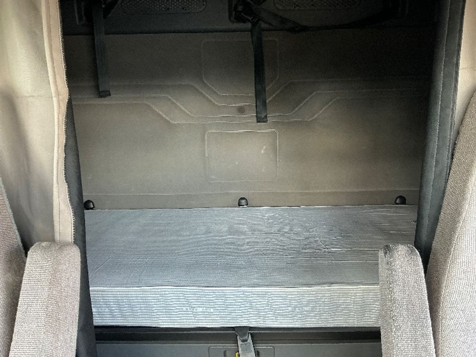 Sleeper Tractor-Heavy Duty Tractors-Freightliner-2019-Cascadia 12564ST-Richland-MS-747,340\n\t\tmiles-$ 35,000 - Image 16