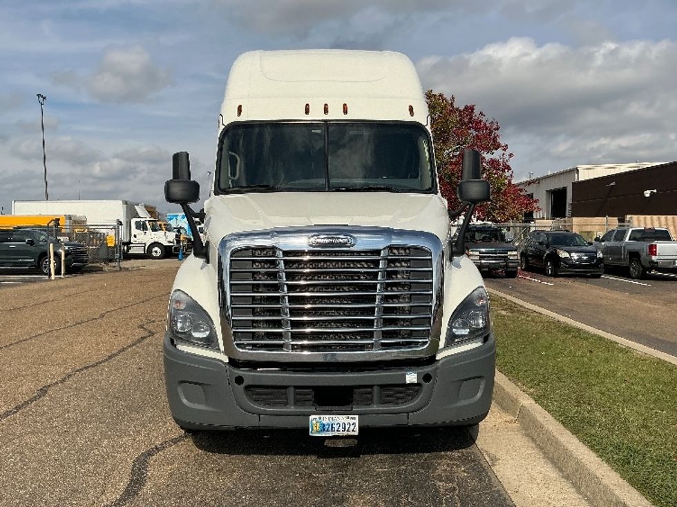 Sleeper Tractor-Heavy Duty Tractors-Freightliner-2019-Cascadia 12564ST-Richland-MS-747,340\n\t\tmiles-$ 35,000 - Image 2