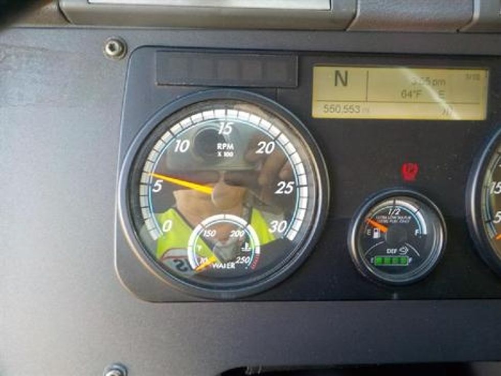 Sleeper Tractor-Heavy Duty Tractors-Freightliner-2019-Cascadia 12564ST-Rockwall-TX-387,674\n\t\tmiles-$ 63,500 - Image 10