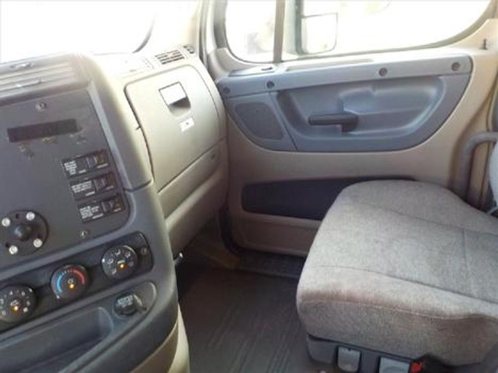 Sleeper Tractor-Heavy Duty Tractors-Freightliner-2019-Cascadia 12564ST-Rockwall-TX-387,674\n\t\tmiles-$ 63,500 - Image 12