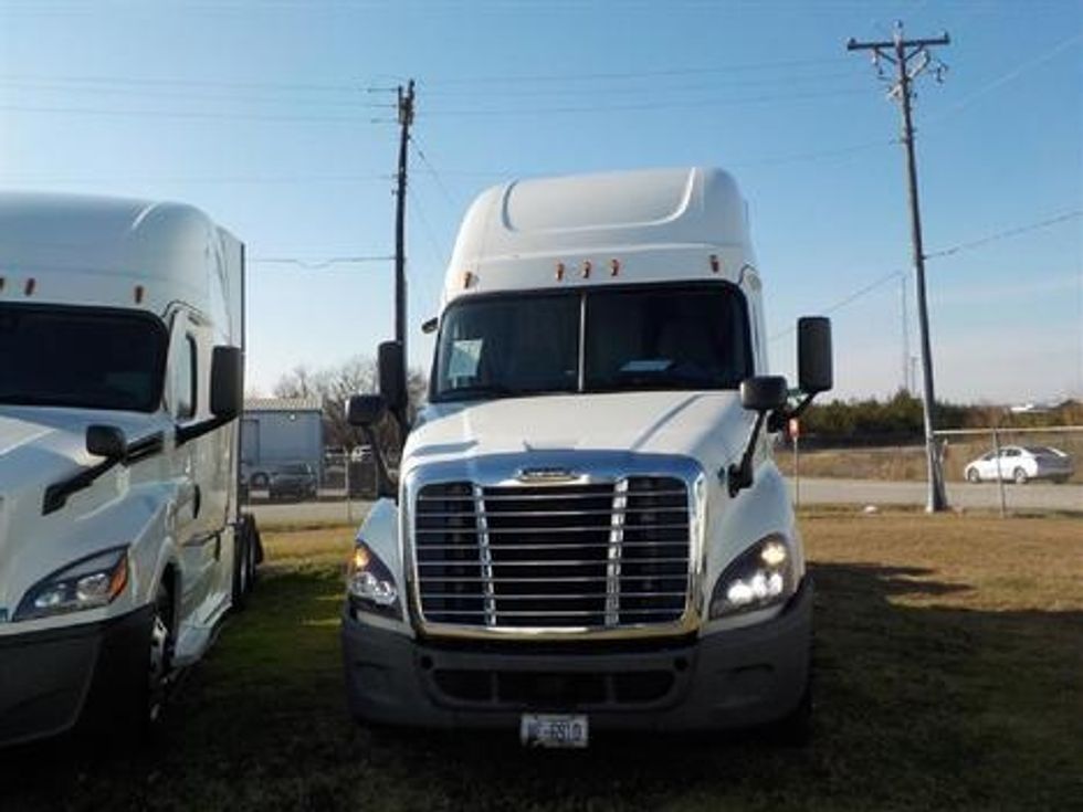 Sleeper Tractor-Heavy Duty Tractors-Freightliner-2019-Cascadia 12564ST-Rockwall-TX-387,674\n\t\tmiles-$ 63,500 - Image 2