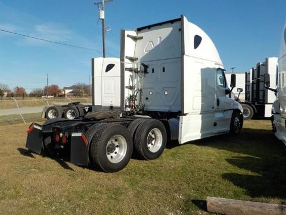 Sleeper Tractor-Heavy Duty Tractors-Freightliner-2019-Cascadia 12564ST-Rockwall-TX-387,674\n\t\tmiles-$ 63,500 - Image 4