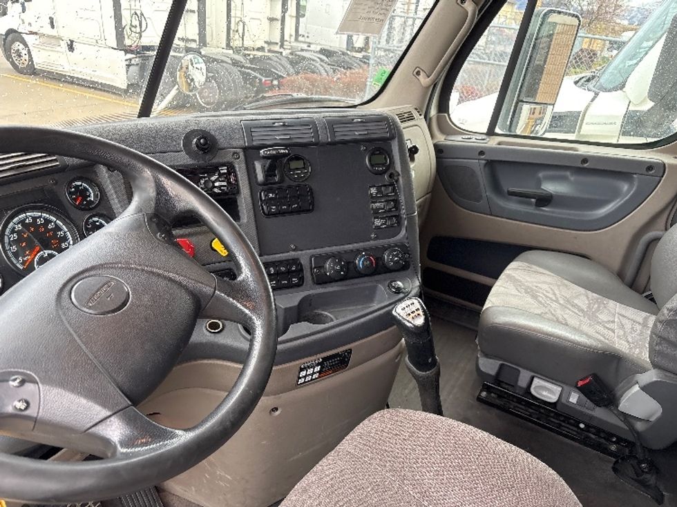 Sleeper Tractor-Heavy Duty Tractors-Freightliner-2019-Cascadia 12564ST-Salt Lake City-UT-254,261\n\t\tmiles-$ 63,750 - Image 10