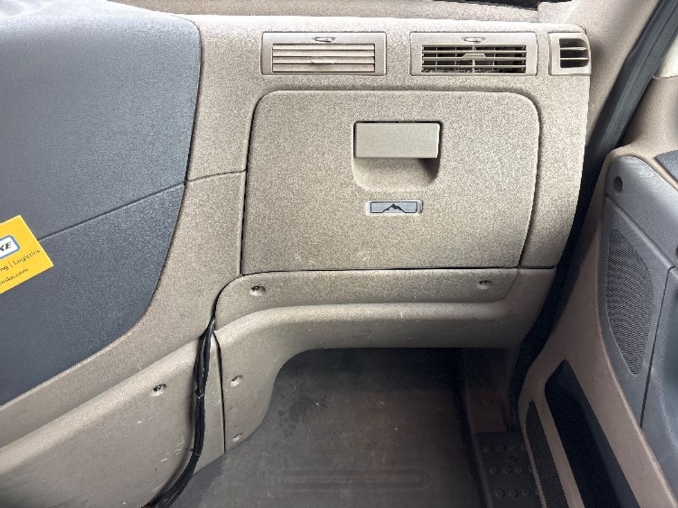 Sleeper Tractor-Heavy Duty Tractors-Freightliner-2019-Cascadia 12564ST-Salt Lake City-UT-254,261\n\t\tmiles-$ 63,750 - Image 14