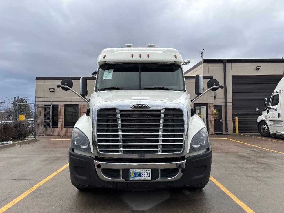 Sleeper Tractor-Heavy Duty Tractors-Freightliner-2019-Cascadia 12564ST-Salt Lake City-UT-254,261\n\t\tmiles-$ 63,750 - Image 2