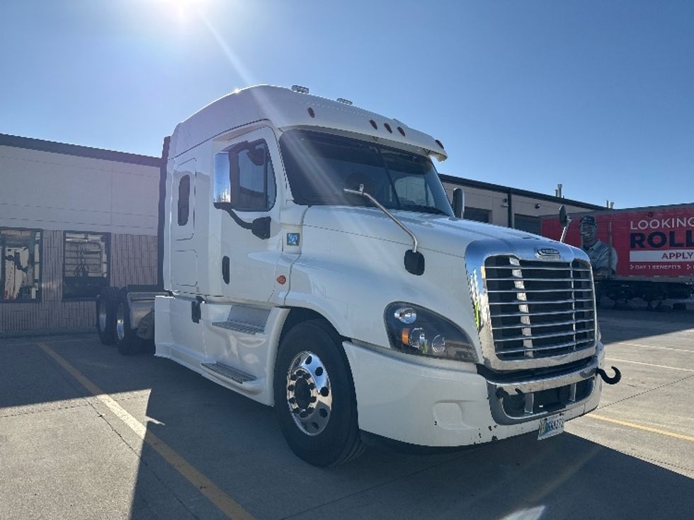 Sleeper Tractor-Heavy Duty Tractors-Freightliner-2019-Cascadia 12564ST-Salt Lake City-UT-528,213\n\t\tmiles-$ 46,500 - Image 1