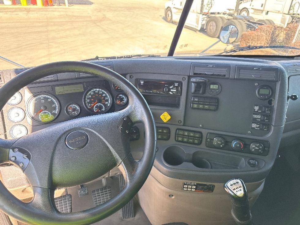 Sleeper Tractor-Heavy Duty Tractors-Freightliner-2019-Cascadia 12564ST-Salt Lake City-UT-528,213\n\t\tmiles-$ 46,500 - Image 11