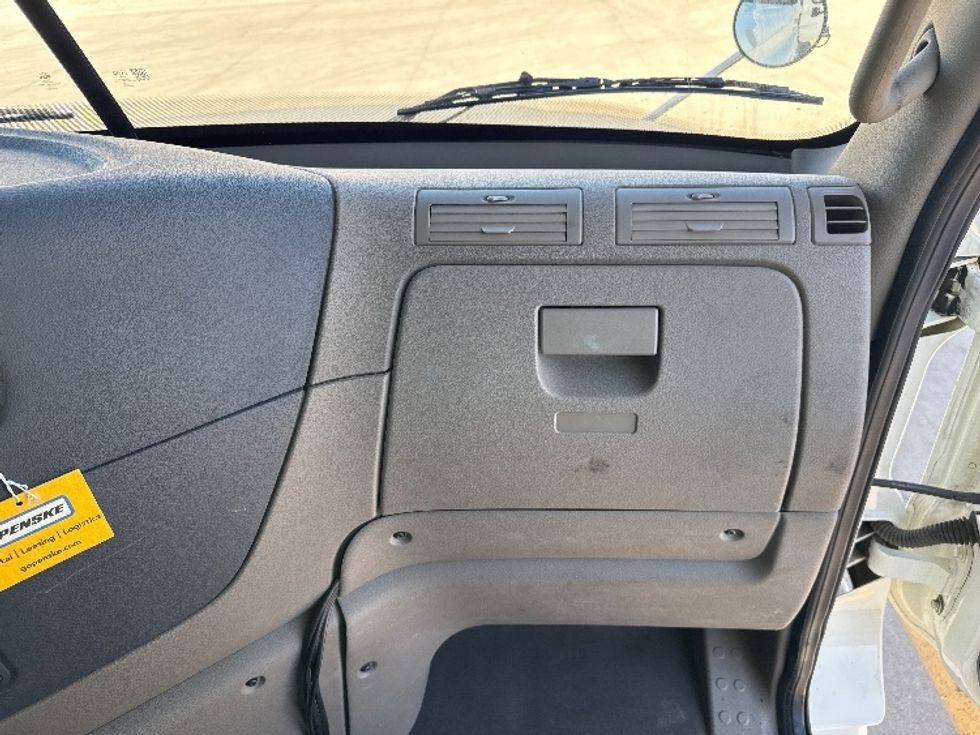 Sleeper Tractor-Heavy Duty Tractors-Freightliner-2019-Cascadia 12564ST-Salt Lake City-UT-528,213\n\t\tmiles-$ 46,500 - Image 14