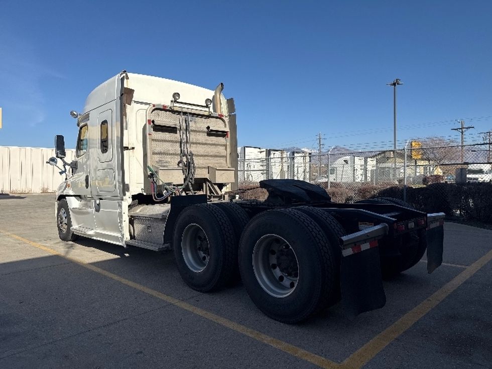 Sleeper Tractor-Heavy Duty Tractors-Freightliner-2019-Cascadia 12564ST-Salt Lake City-UT-528,213\n\t\tmiles-$ 46,500 - Image 5