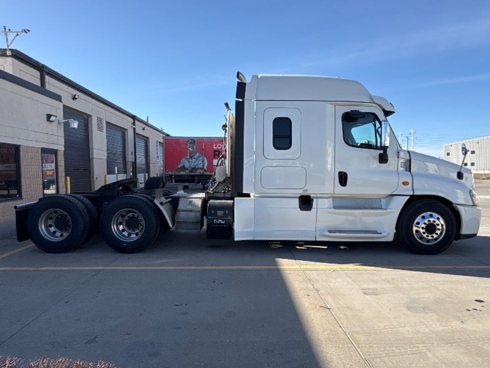 Sleeper Tractor-Heavy Duty Tractors-Freightliner-2019-Cascadia 12564ST-Salt Lake City-UT-528,213\n\t\tmiles-$ 46,500 - Image 8