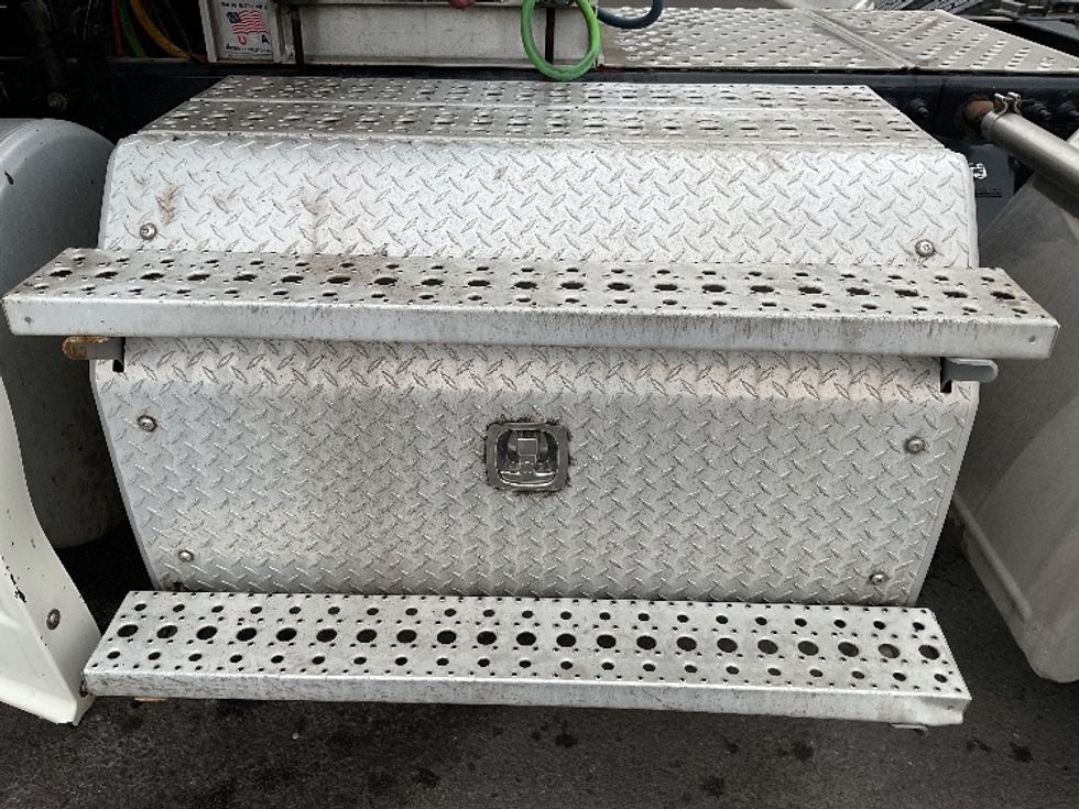 Sleeper Tractor-Heavy Duty Tractors-Freightliner-2019-Cascadia 12564ST-Salt Lake City-UT-603,300\n\t\tmiles-$ 44,500 - Image 23