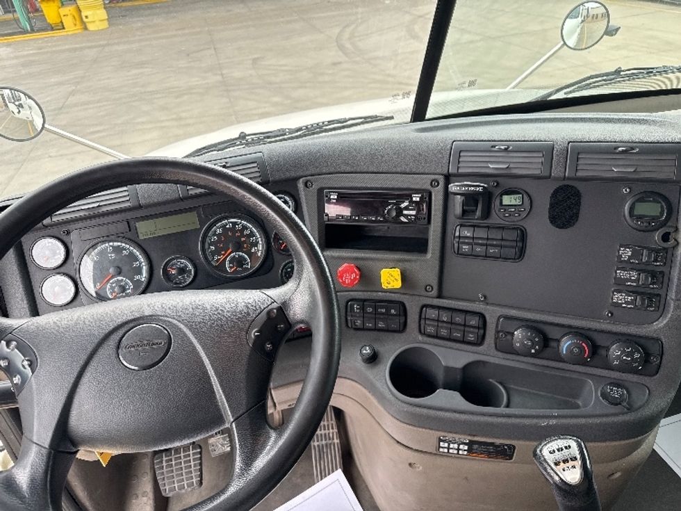 Sleeper Tractor-Heavy Duty Tractors-Freightliner-2019-Cascadia 12564ST-Salt Lake City-UT-741,113\n\t\tmiles-$ 32,000 - Image 11