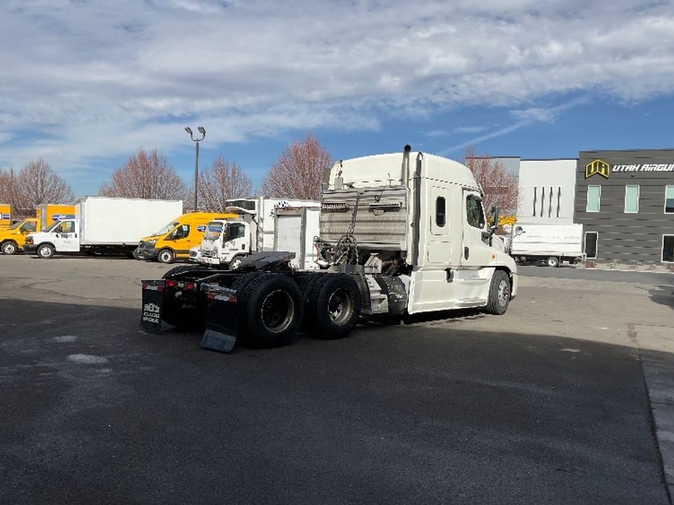 Sleeper Tractor-Heavy Duty Tractors-Freightliner-2019-Cascadia 12564ST-Salt Lake City-UT-741,113\n\t\tmiles-$ 32,000 - Image 7