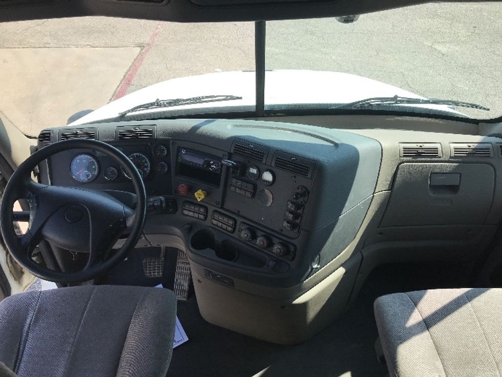 Sleeper Tractor-Heavy Duty Tractors-Freightliner-2019-Cascadia 12564ST-San Antonio-TX-208,052\n\t\tmiles-$ 73,000 - Image 11