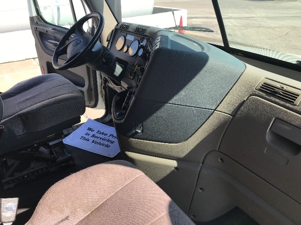 Sleeper Tractor-Heavy Duty Tractors-Freightliner-2019-Cascadia 12564ST-San Antonio-TX-208,052\n\t\tmiles-$ 73,000 - Image 14