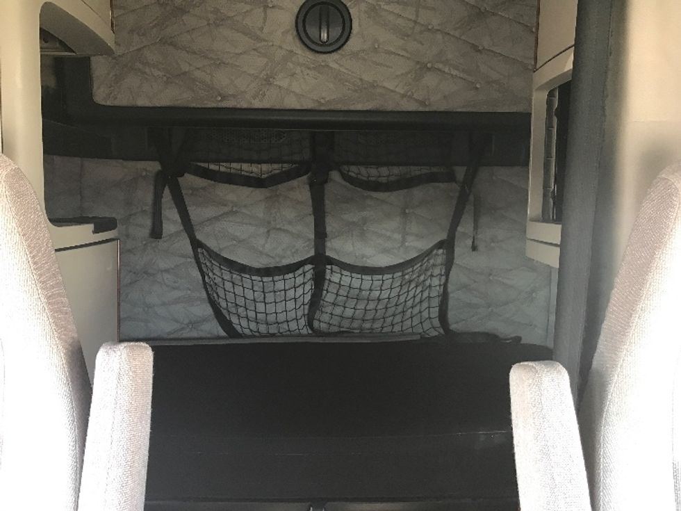 Sleeper Tractor-Heavy Duty Tractors-Freightliner-2019-Cascadia 12564ST-San Antonio-TX-208,052\n\t\tmiles-$ 73,000 - Image 15