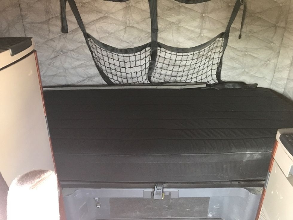 Sleeper Tractor-Heavy Duty Tractors-Freightliner-2019-Cascadia 12564ST-San Antonio-TX-208,052\n\t\tmiles-$ 73,000 - Image 16